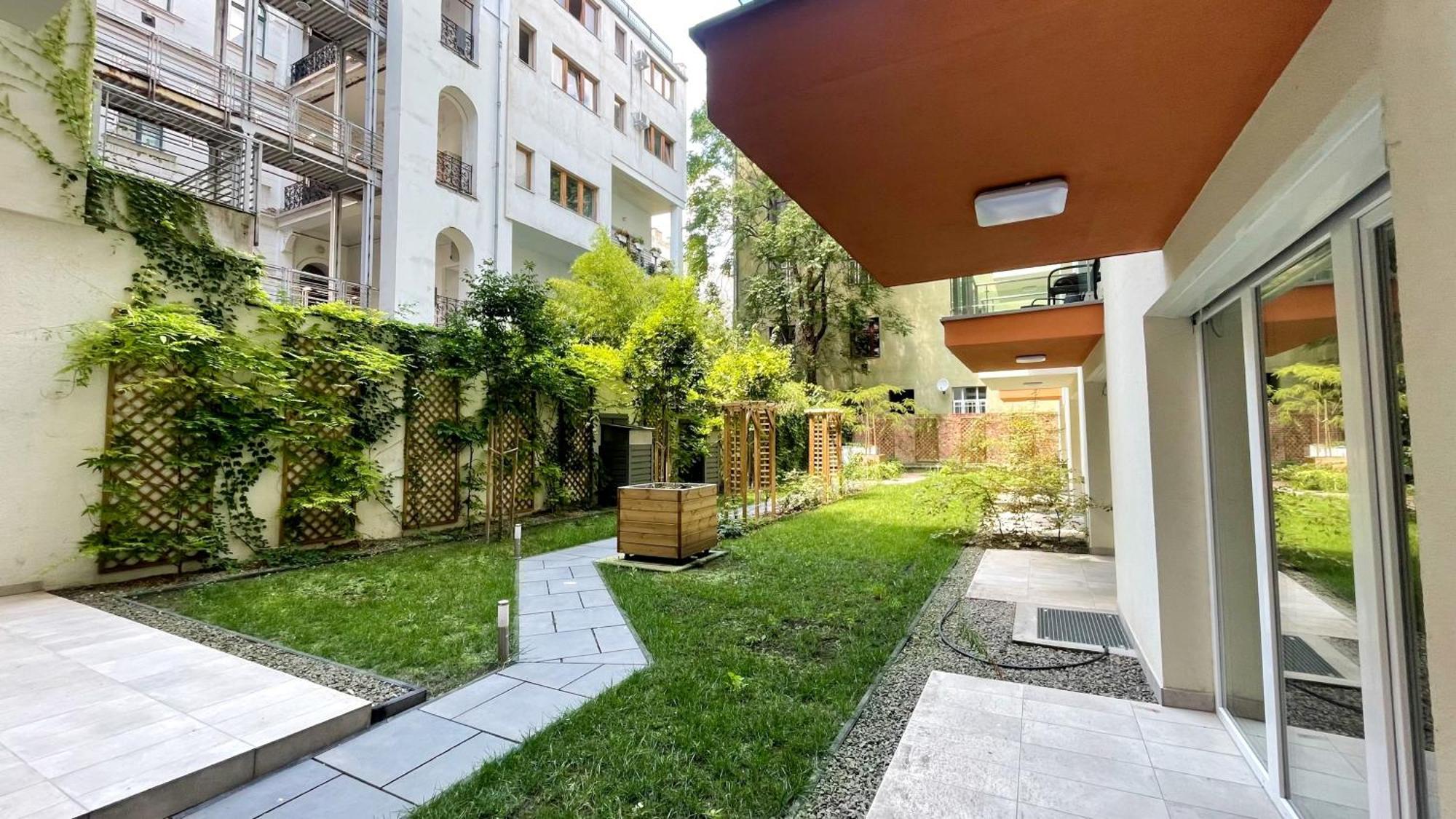 Little Americas North West Apartments Budapest Exterior photo